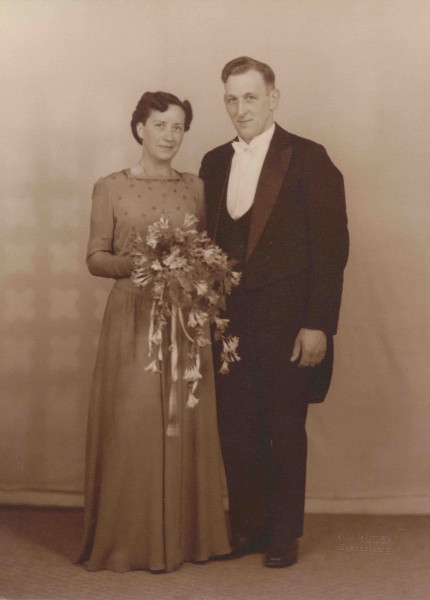 Fil:Alfred og Erna Jessen. Bryllup. 1947.jpg