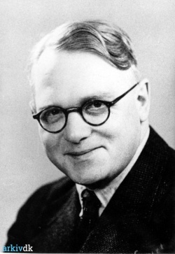 Praktiserende læge Johan Kalon, ca. 1940.